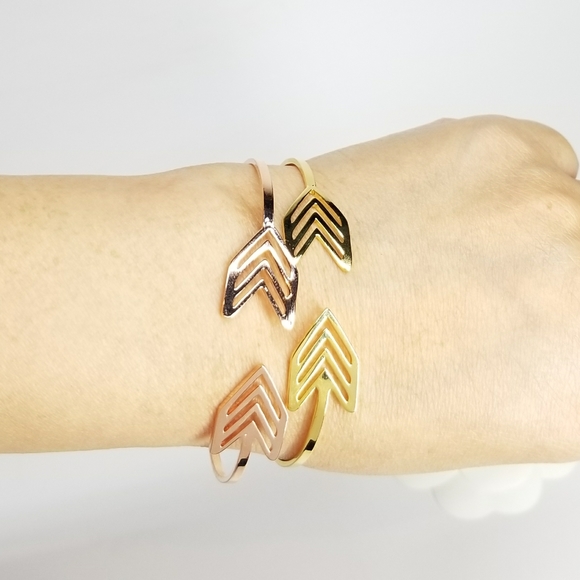 Chic Arrow Open Cuff Bracelet NEW - Picture 11 of 11